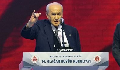 Oyların tamamını aldı: Devlet Bahçeli yeniden genel başkan seçildi