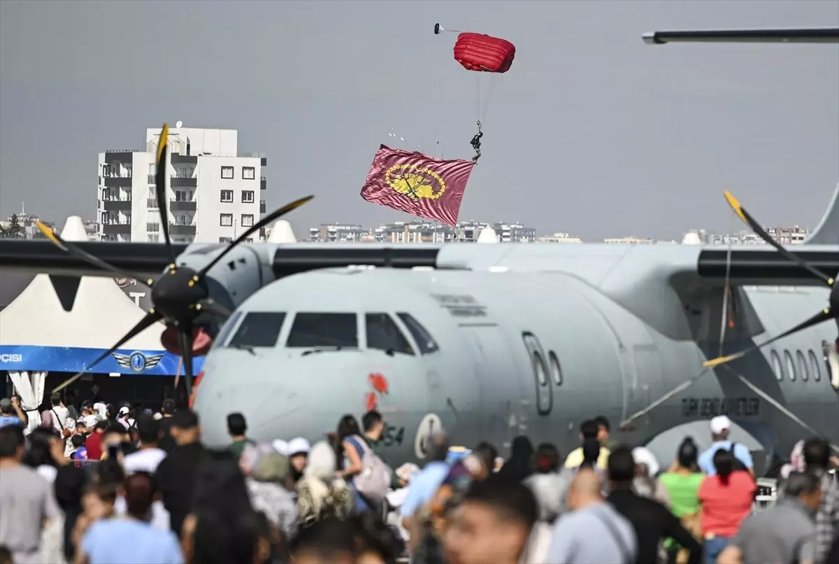 Adana’da TEKNOFEST Son Günü Hava Gösterileriyle Renklendi