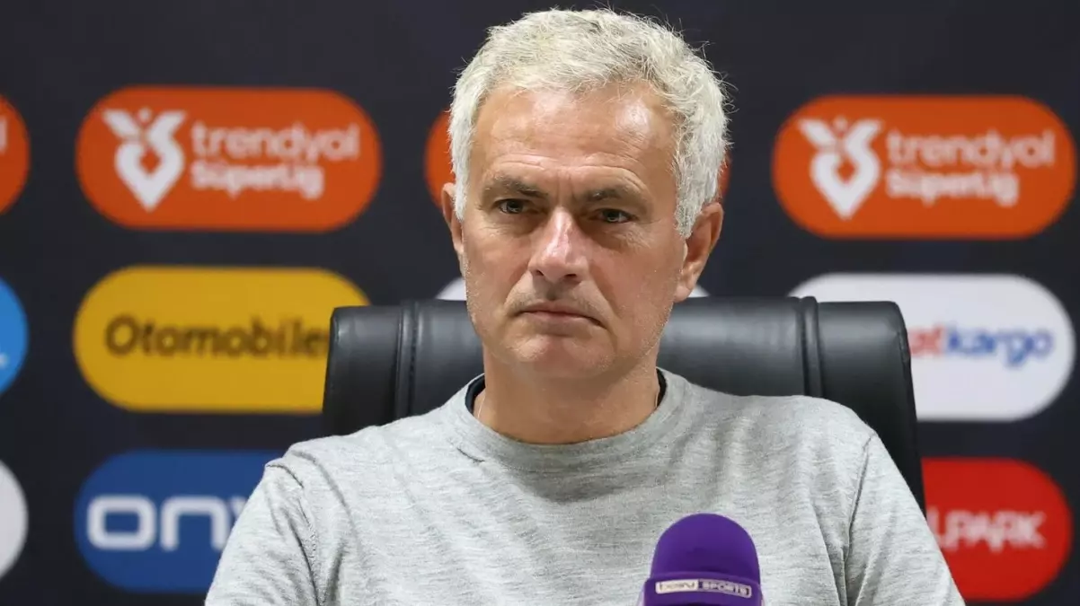 Mourinho’dan basına zehir zemberek tepki: Sürekli ağlıyorsunuz