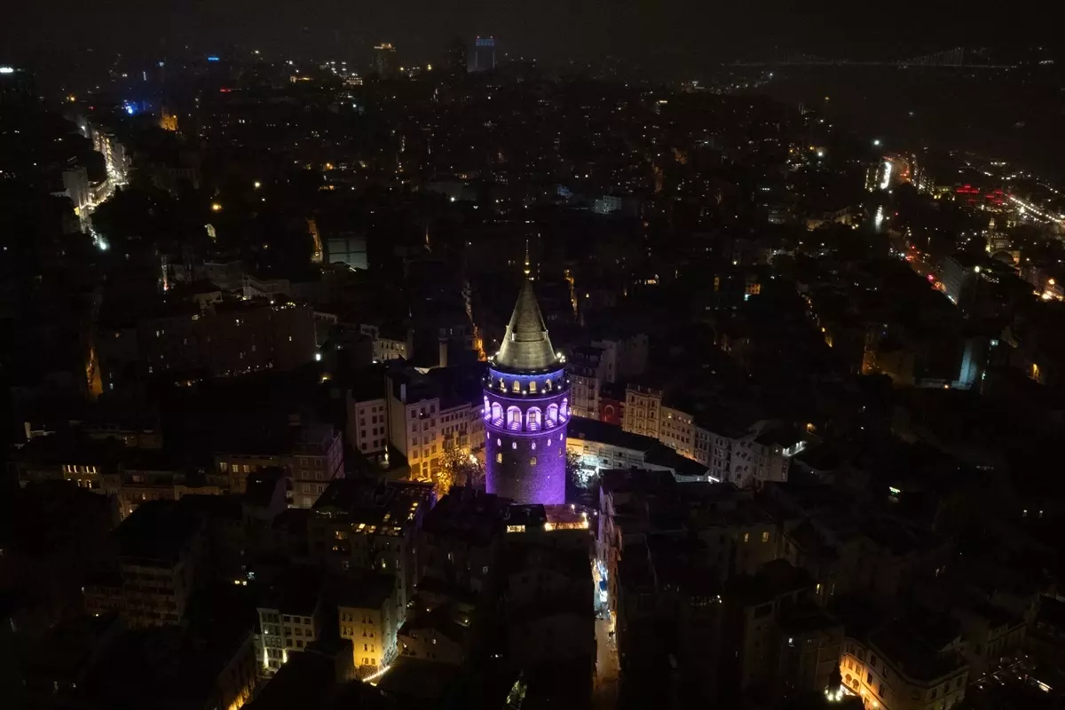 İstanbul’da Mor Işıkla Farkındalık